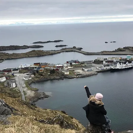 Skjaeret Stamsund Vakantiehuis *
